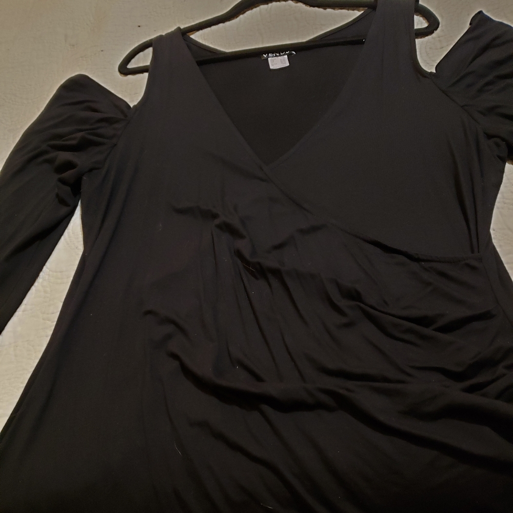 Black cold shoulder long sleeve